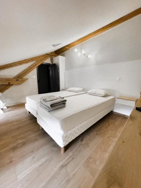 Gite Du Chateau De Treffort Kültér fotó